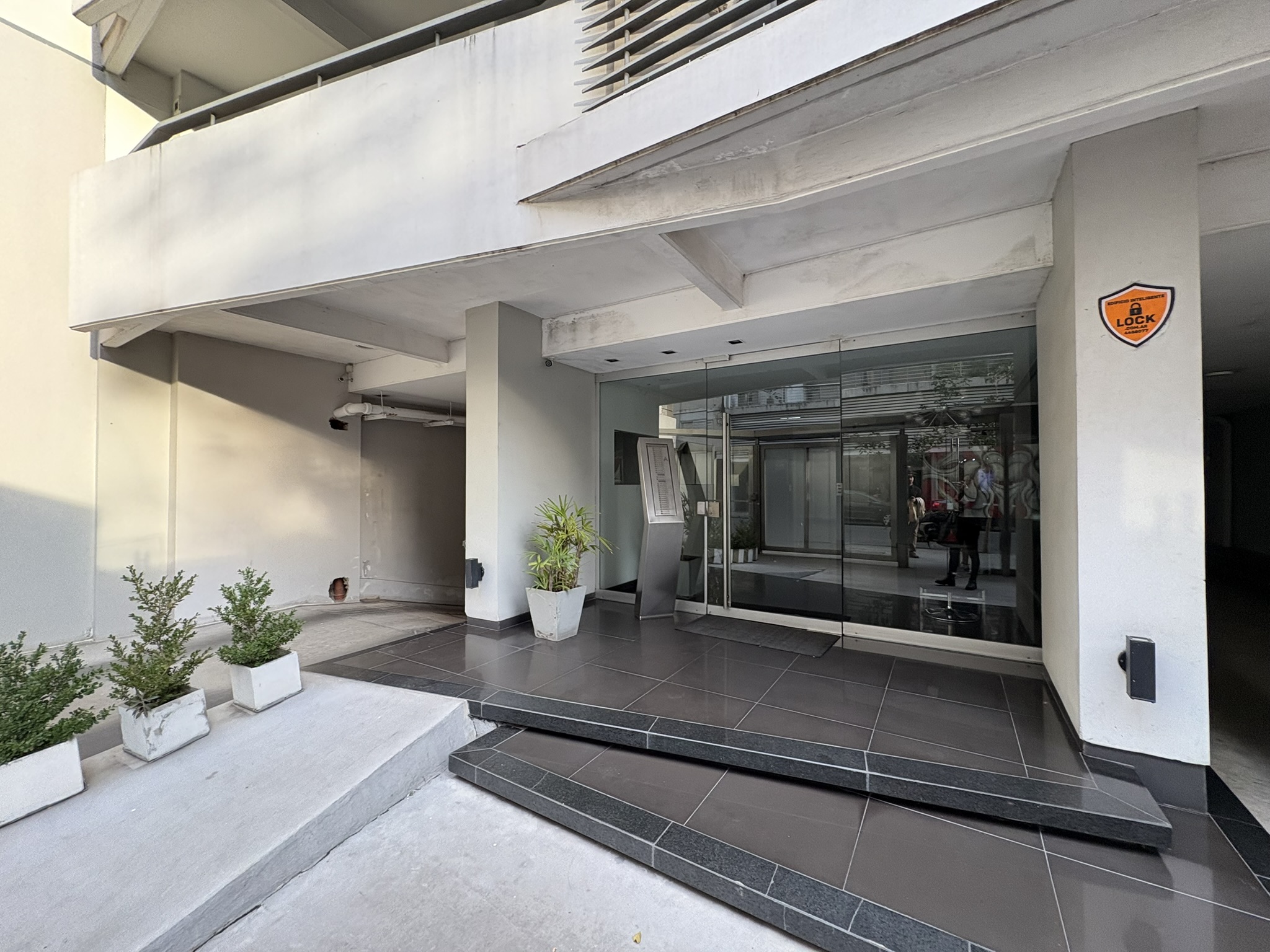 Exclusivo departamento amoblado de 2 dormitorios